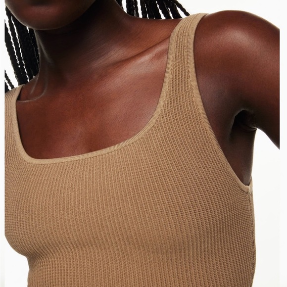 Aritzia Sculpt Knit Squareneck Cropped Tank in Saville Size M - Picture 3 of 3